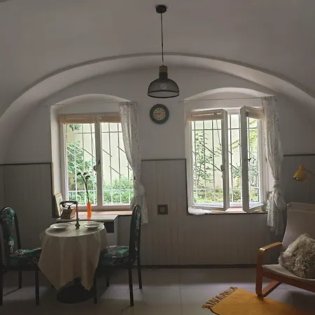 Vintage Room With Garden View Bratislava Exterior photo